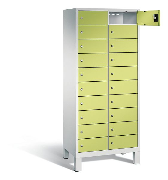 C+P Schließfachschrank Evolo, H1700xB810xT500mm, Farbe: Lichtgrau / Viridingrün, mit Steckdosenleiste, 48010-2210 S10080