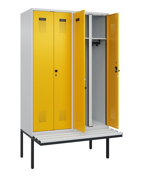 C+P Schwarz-Weiß-Spind Evolo PLUS, Bank, 4 Abteile, 2120x1200x815mm, 7035/1004, Drehriegel, Material Sitzfläche Kunststoff, 0490427-40 S10054