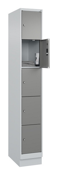 C+P Schließfachschrank Evolo PLUS, mit Sockel, 5 Fächer, 1950x300x500mm, 7035/00, Frontfarbe 0005000 RDS Stahlgrau, 049020-105 S10014