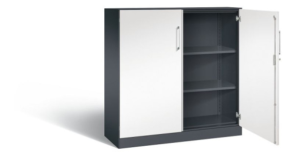 C+P Flügeltürenschrank Asisto, H1310xB1200xT435mm, Farbe: Schwarzgrau / Verkehrsweiß, Bügelgriff, 3 OH, 141031-000 S10110