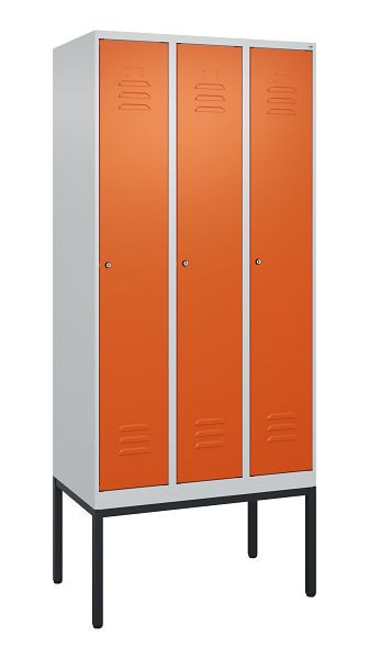 C+P Umkleidespind Classic PLUS, Gestell, 3 Abteile, 2120x900x500mm, 7035/2004, Zylinderschlösser, 0800307-30 S10031