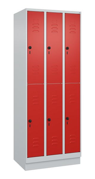 C+P Doppelstöckiger Spind Classic PLUS, Sockel, 3 Abteile, 1950x750x500mm, 7035/3020, 080320-39 S10002