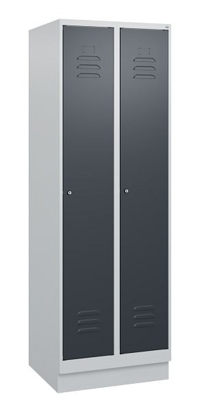 C+P Umkleidespind Classic PLUS, Sockel, 2 Abteile, 1800x600x500mm, 7035/7016, Zylinderschlösser, 0800207-20 S10023