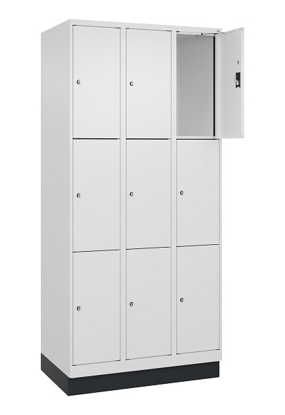 C+P Schließfachschrank Evolo PLUS, mit Sockel, 9 Fächer, 1950x900x500mm, 9016/90, 049020-303 S10020