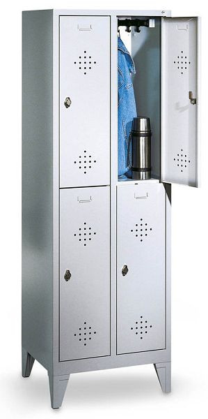 Bedrunka+Hirth Garderobenschrank mit 150 mm hohen Füßen, Abteilbreite in mm: 300, Maße in mm (BxTxH): 610 x 500 x 1850, 06.05.2230