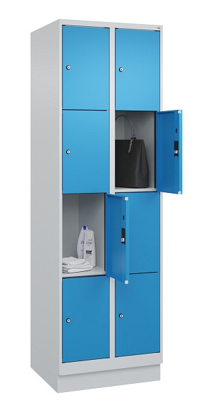C+P Schließfachschrank Evolo PLUS, mit Sockel, 8 Fächer, 1950x600x500mm, 7035/50, Frontfarbe RAL 5012 Lichtblau, 049020-204 S10007