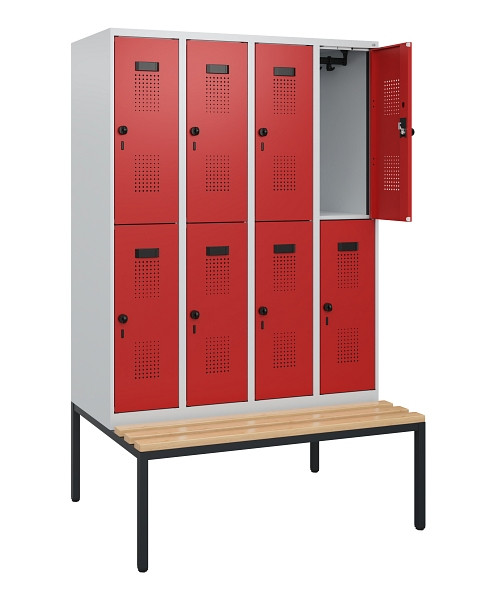 C+P Doppelstöckiger Spind Evolo PLUS, Bank, 8 Fächer, 1950x1200x815mm, 7035/3000, Drehriegel, Sitzfläche Buche-Hartholz, Sitzbank, 0493505-40 S10003