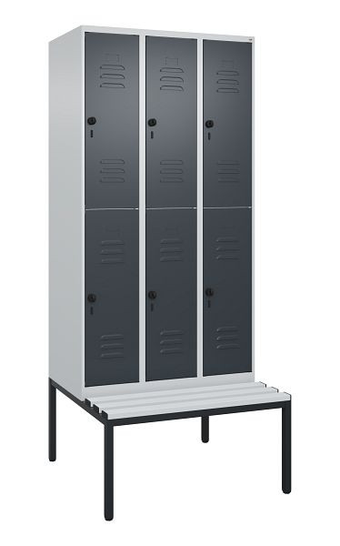 C+P Doppelstöckiger Spind Classic PLUS, 3 Abteile, 2120x900x815mm, 7035/7016, Drehriegel, mit untergebauter Sitzbank, 0803507-30 S10113