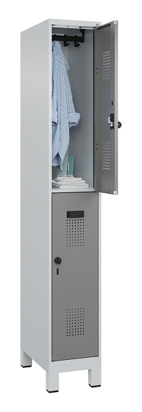 C+P Doppelstöckiger Spind Evolo PLUS, mit Füßen, 2 Fächer, 1950x300x500mm, 7035, Frontfarbe 0005000 RDS Stahlgrau, Drehriegel, 049310-10 S10014