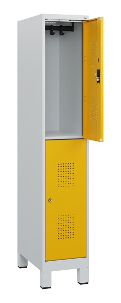 C+P Doppelstöckiger Spind Evolo PLUS, Füße, 2 Fächer, 1630x300x500mm, 7035/1004, Zylinderschloss, 0493105-10 S10019