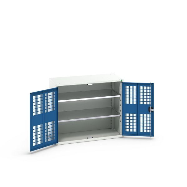 bott verso Flügeltürschrank mit Belüftung, mit 2 Fachböden, BxTxH: 1050 x 550 x 900 mm, Lichtgrau / Enzianblau, 16926761.11