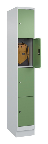C+P Schließfachschrank Evolo PLUS, mit Sockel, 4 Fächer, 1950x300x500mm, 7035/60, Frontfarbe RAL 6011 Resedagrün, 049020-104 S10010