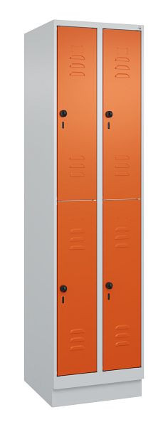 C+P Doppelstöckiger Spind Classic PLUS, Sockel, 2 Abteile, 1950x500x500mm, 7035/2004, 080320-29 S10061