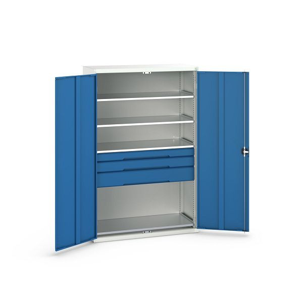 bott verso Flügeltürschrank mit Schubladen, mit 4 Fachböden und 3 Schubladen, BxTxH: 1300 x 550 x 2000 mm, Lichtgrau / Enzianblau, 16926655.11