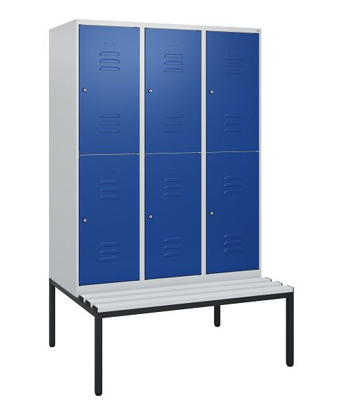 C+P Doppelstöckiger Spind Classic PLUS, 3 Abteile, 1950x1200x815mm, 7035/5010, Zylinderschlösser, mit untergebauter Sitzbank, 0803505-32 S10078