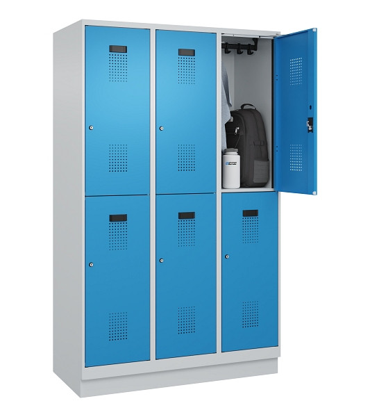 C+P Doppelstöckiger Spind Evolo PLUS, mit Sockel, 6 Fächer, 1950x1200x500mm, 703, Frontfarbe RAL 5012 Lichtblau, Zylinderschloss, 049320-32 S10034