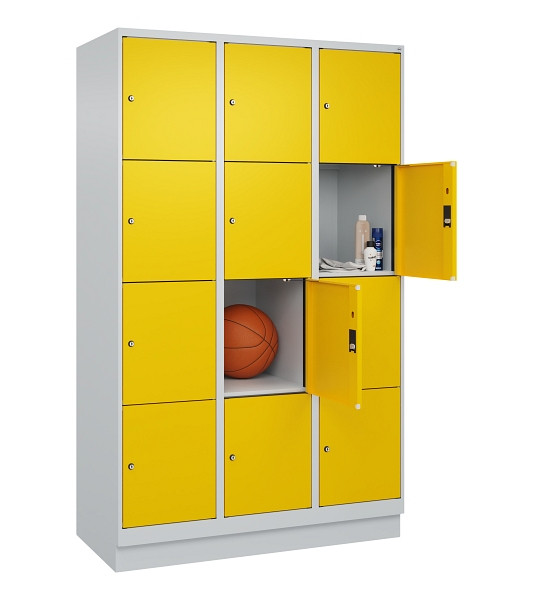 C+P Schließfachschrank Evolo PLUS, mit Sockel, 12 Fächer, 1950x1200x500mm, 7035/1023 Verkehrsgelb, Abteile 3, Abteilbreite 400 mm, 049020-324 S10001