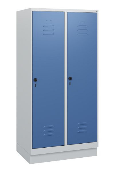 C+P Umkleidespind Classic PLUS, Sockel, 2 Abteile, 1630x800x500mm, 7035/5023, Drehriegel, 0800205-22 S10005