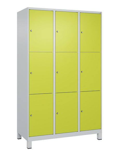 C+P Schließfachschrank Classic PLUS, Füße, 3 Abteile mit je 3 Fächern, 1950x1200x500mm, 7035/0024, 080010-323 S10010