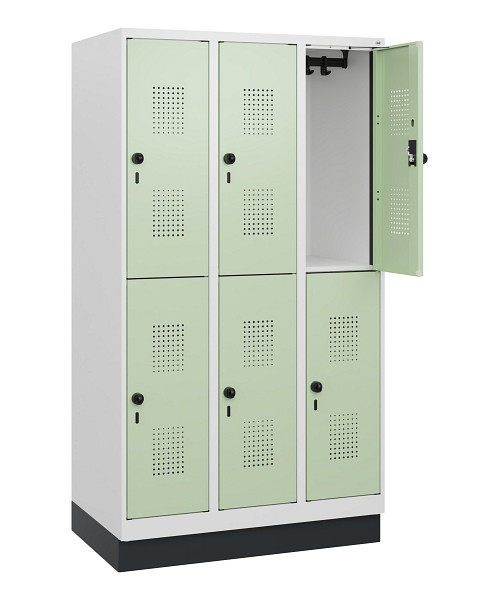 C+P Doppelstöckiger Spind Evolo PLUS, Sockel, 6 Fächer, 1630x900x500mm, 9016/601, Drehriegel, 0493205-30 S10021