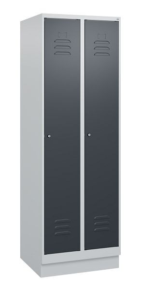 C+P Umkleidespind Classic PLUS mit Mitteltrennwand, Sockel, 2 Abteile, 1800x600x500mm, 7035/7016, Zylinderschlösser, 0800207-20F S10023