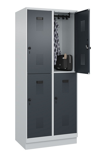 C+P Doppelstöckiger Spind Evolo PLUS, mit Sockel, 4 Fächer, 1950x800x500mm, 7035, RAL 7016 Anthrazitgrau, Drehriegel, 049320-22 S10012