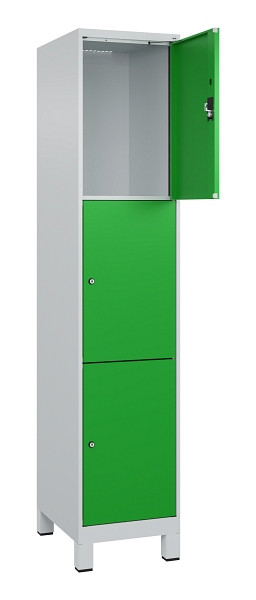 C+P Schließfachschrank Evolo PLUS, mit Füßen, 3 Fächer, 1950x400x500mm, 7035/60, Frontfarbe RAL 6037 Reingrün, 049010-123 S10011