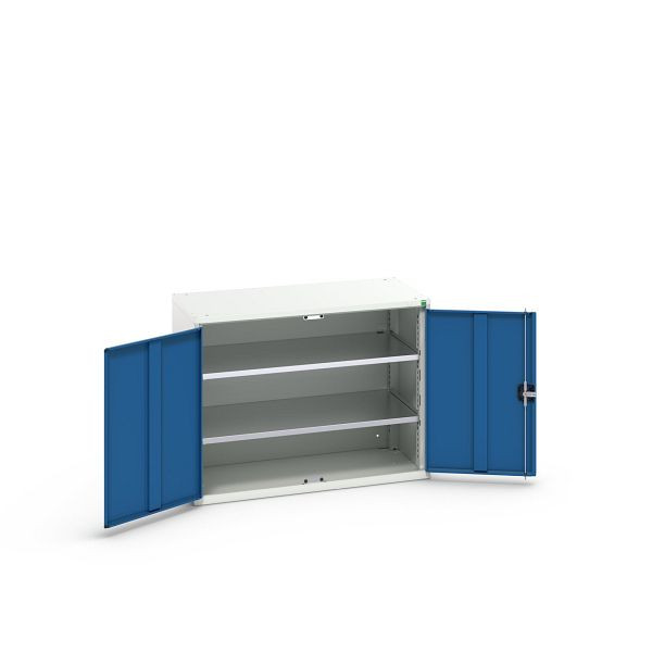 bott verso Flügeltürschrank, mit 2 Fachböden, BxTxH: 1050 x 550 x 800 mm, Lichtgrau / Enzianblau, 16926238.11
