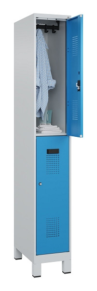 C+P Doppelstöckiger Spind Evolo PLUS, mit Füßen, 2 Fächer, 1950x300x500mm, 7035, Frontfarbe RAL 5012 Lichtblau, Zylinderschloss, 049310-10 S10034