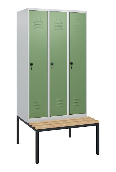C+P Umkleidespind Classic PLUS, mit untergebauter Sitzbank, 3 Abteile, 1950x900x815mm, 7035/6011, Drehriegel, Buche-Sitzleisten, 0800505-30 S10006