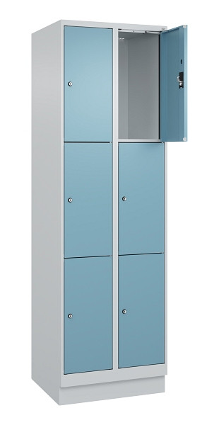 C+P Schließfachschrank Evolo PLUS, mit Sockel, 6 Fächer, 1950x600x500mm, 7035/00, Frontfarbe 2406015 RDS Architekturblau, 049020-203 S10009