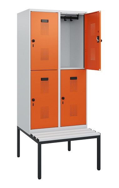 C+P Doppelstöckiger Spind Evolo PLUS, Bank, 4 Fächer, 1950x800x815mm, 7035/2004, Drehriegel, Sitzfläche Kunststoff, Sitzbank, 0493505-22 S10085