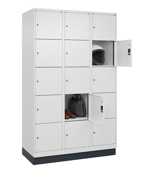 C+P Schließfachschrank Evolo PLUS, mit Sockel, 15 Fächer, 1950x1200x500mm, 9016/9016 Verkehrsweiß, 049020-325 S10020