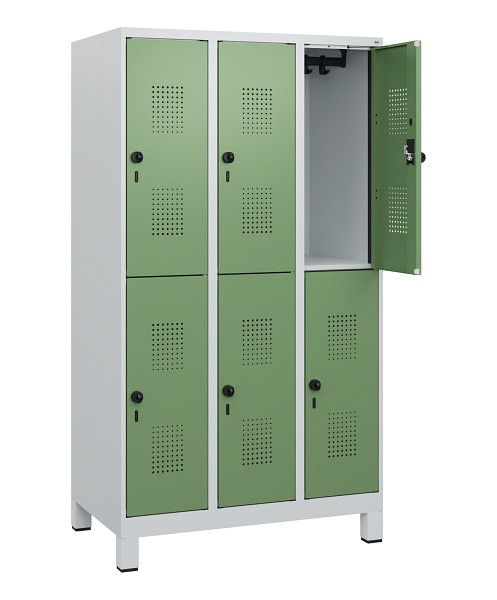 C+P Doppelstöckiger Spind Evolo PLUS, Füße, 6 Fächer, 1630x900x500mm, 7035/6011, Drehriegel, 0493105-30 S10010
