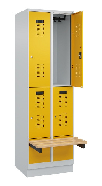 C+P Doppelstock-Spind Evolo PLUS, Bank, 4 Fächer, 1950x600x815mm, 7035/1004, Zylinderschloss, Sitzfläche Buche-Hartholz, mit Sockel, 049340-20 S10027