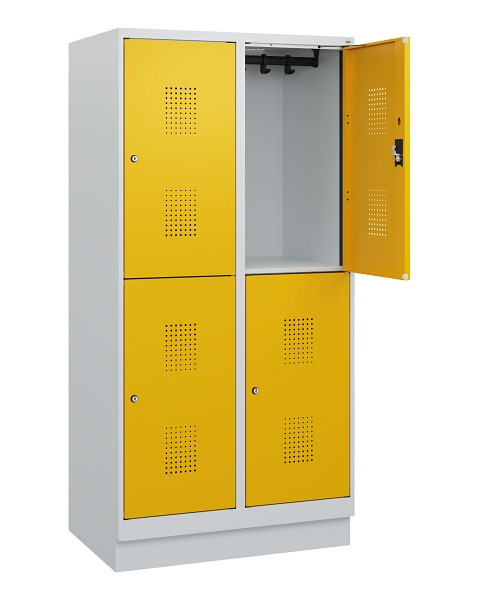 C+P Doppelstöckiger Spind Evolo PLUS, Sockel, 4 Fächer, 1630x800x500mm, 7035/100, Zylinderschloss, 0493205-22 S10018