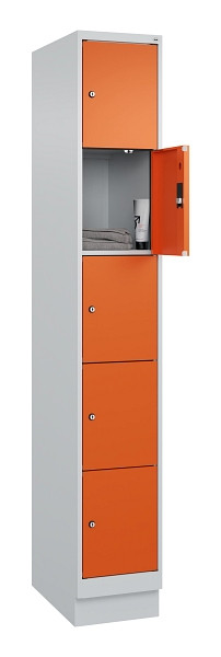 C+P Schließfachschrank Evolo PLUS, mit Sockel, 5 Fächer, 1950x300x500mm, 7035/20, 049020-105 S10002