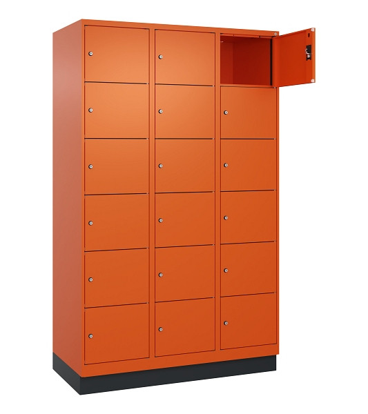 C+P Schließfachschrank Evolo PLUS, mit Sockel, 18 Fächer, 1950x1200x500mm, 2004/2004 Reinorange, 049020-326 S10023