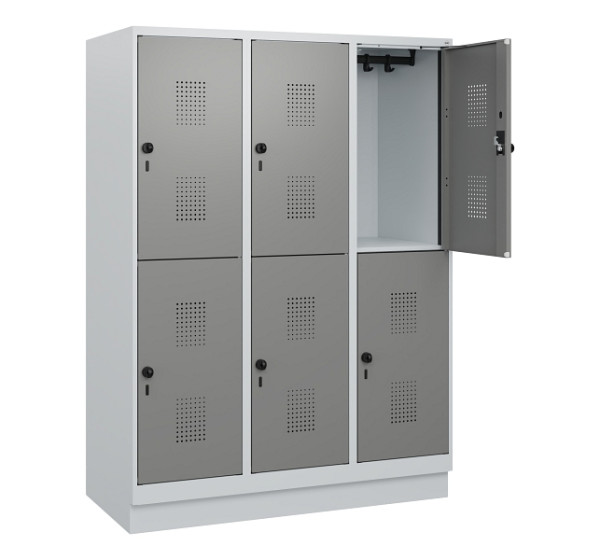 C+P Doppelstöckiger Spind Evolo PLUS, Sockel, 6 Fächer, 1630x1200x500mm, 7035/00, 0005000 RDS Stahlgrau, Drehriegel, 0493205-32 S10014