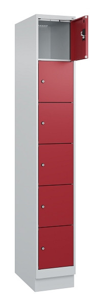 C+P Schließfachschrank Evolo PLUS, mit Sockel, 6 Fächer, 1950x300x500mm, 7035/30, Frontfarbe RAL 3003 Rubinrot, 049020-106 S10004