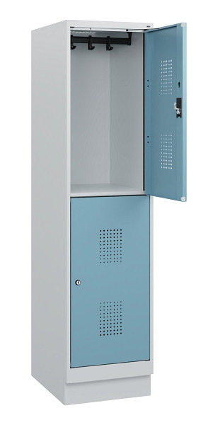 C+P Doppelstöckiger Spind Evolo PLUS, Sockel, 2 Fächer, 1630x400x500mm, 7035/001, Zylinderschloss, 0493205-12 S10035