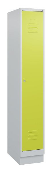 C+P Umkleidespind Classic PLUS mit Mitteltrennwand, Sockel, 1800x300x500mm, 7035/0024, Zylinderschloss, 0800207-10F S10025