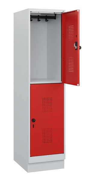 C+P Doppelstöckiger Spind Evolo PLUS, Sockel, 2 Fächer, 1630x400x500mm, 7035/302, Drehriegel, 0493205-12 S10005