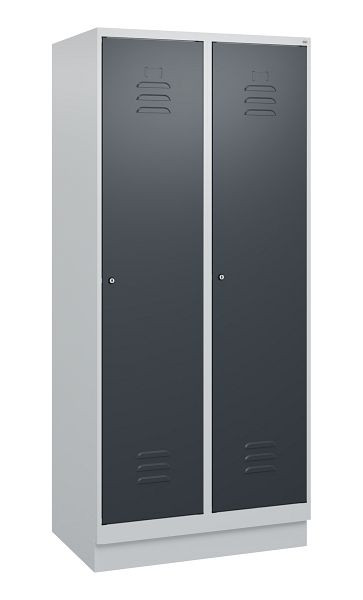 C+P Umkleidespind Classic PLUS mit Mitteltrennwand, Sockel, 2 Abteile, 1800x800x500mm, 7035/7016, Zylinderschlösser, 0800207-22F S10023