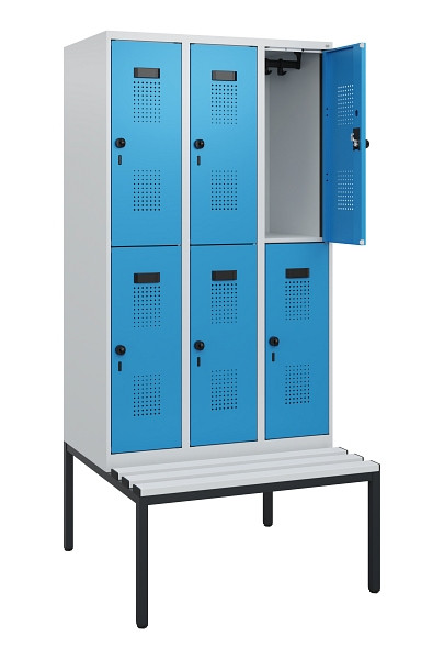 C+P Doppelstöckiger Spind Evolo PLUS, Bank, 6 Fächer, 1950x900x815mm, 7035/5012, Drehriegel, Sitzfläche Kunststoff, Sitzbank, 0493505-30 S10095