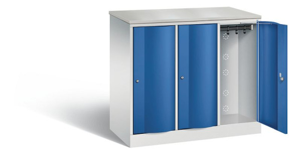 C+P Garderobenschrank Resisto, H1077xB1148xT540mm, Farbe: Lichtgrau / Enzianblau, 8271-372 S10082