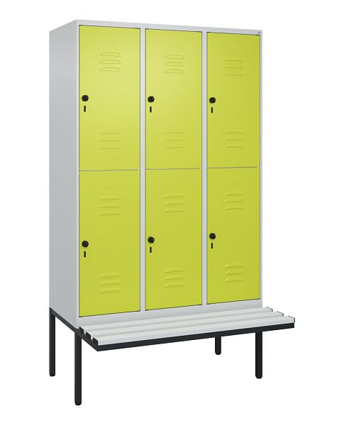 C+P Doppelstöckiger Spind Classic PLUS, 3 Abteile, 2120x1200x815mm, 7035/0024, Drehriegel, mit Untergestell und schwebender Sitzfläche, 0803407-32 S10115