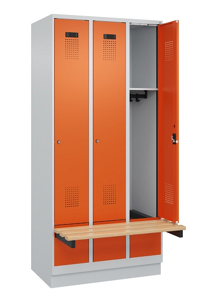 C+P Spind Evolo PLUS, 3 Abteile, 1950x900x815mm, 7035/2004, Zylinderschloss, Sitzfläche Holz, mit Sockel, 049040-30 S10029