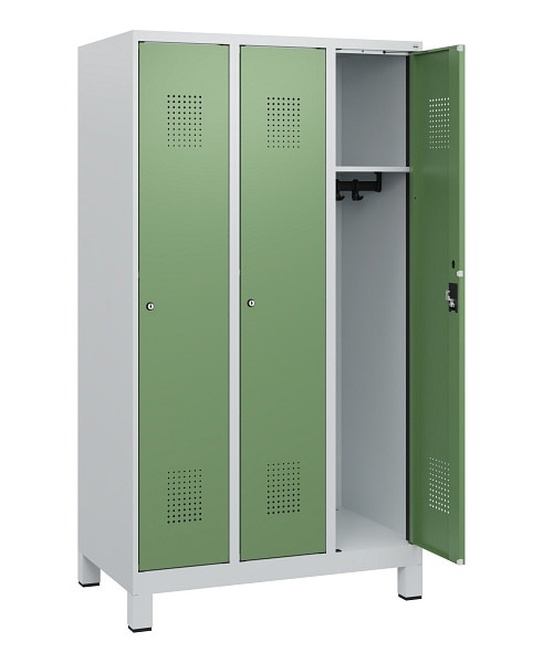 C+P Spind Evolo PLUS, Füße, 3 Abteile, 1630x900x500mm, 7035/6011, Zylinderschloss, 0490105-30 S10037