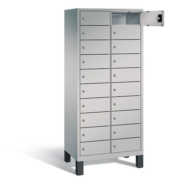 C+P Schließfachschrank Evolo, H1700xB810xT500mm, Farbe: Weißaluminium, mit Steckdosenleiste, 48010-2210 S10090